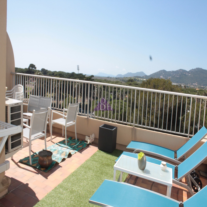 Location de vacances Appartement Hyeres plage (83400)