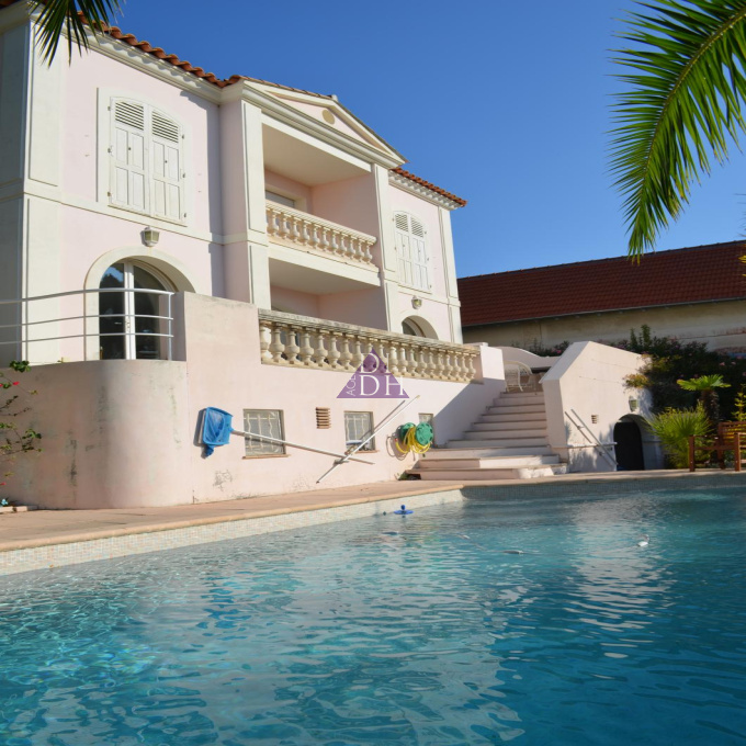 Location de vacances Villa Hyères (83400)
